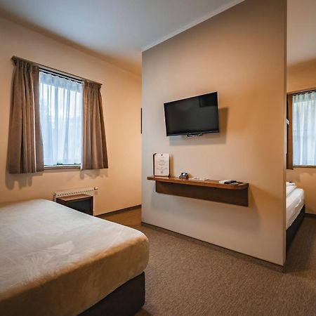 Guest House Ejga Jesenice Exterior foto